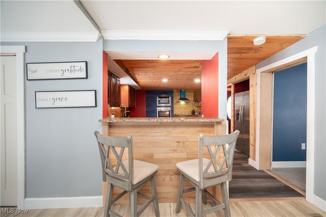 6498 Stoddard Hayes Road, Farmdale, OH 44417