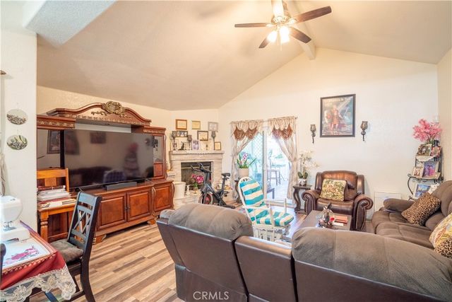 2380 S Holly Ave, Fresno, CA 93706