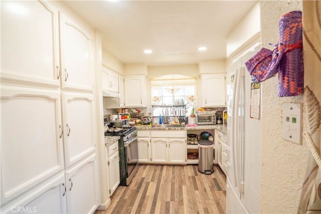 2380 S Holly Ave, Fresno, CA 93706