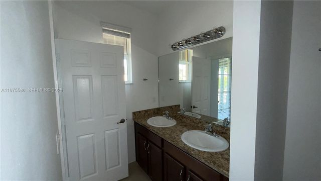 1522 SW 147th Ter, Pembroke Pines, FL 33027