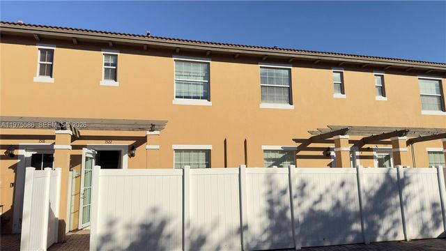 1522 SW 147th Ter, Pembroke Pines, FL 33027