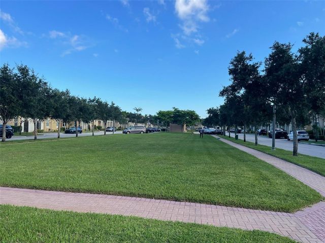 1522 SW 147th Ter, Pembroke Pines, FL 33027