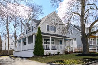 18 Standish Road, Hull, MA 02045