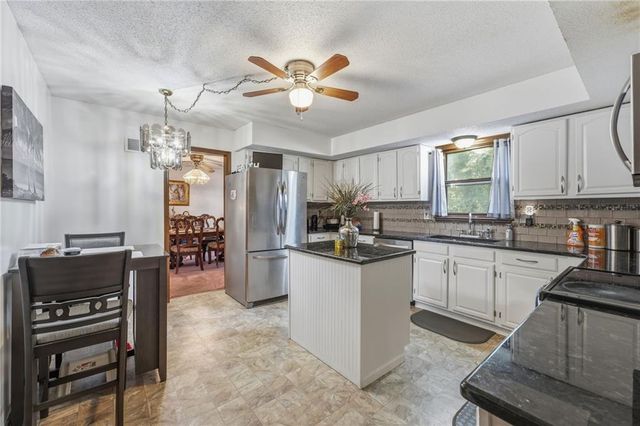 14622 Laquinta Street, Grandview, MO 64030