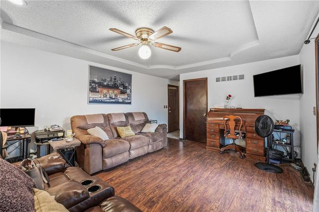 14622 Laquinta Street, Grandview, MO 64030