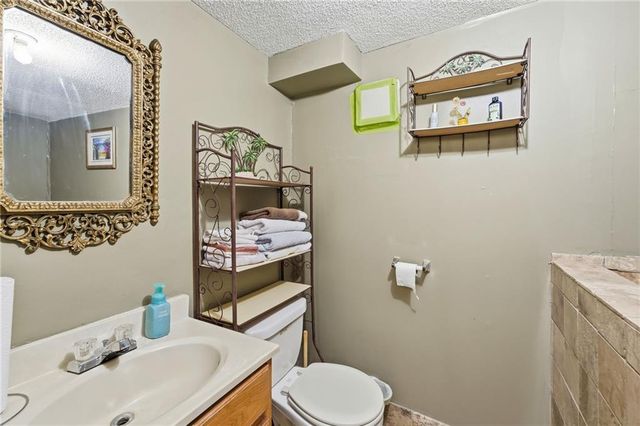 14622 Laquinta Street, Grandview, MO 64030