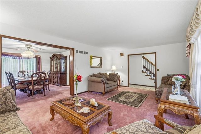 14622 Laquinta Street, Grandview, MO 64030