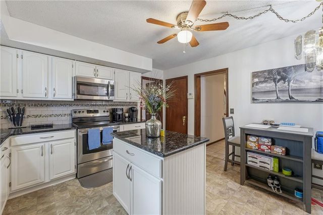 14622 Laquinta Street, Grandview, MO 64030