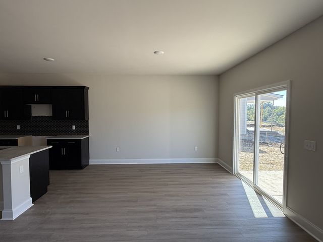 131 Dahlia Dr, La Vergne, TN 37086