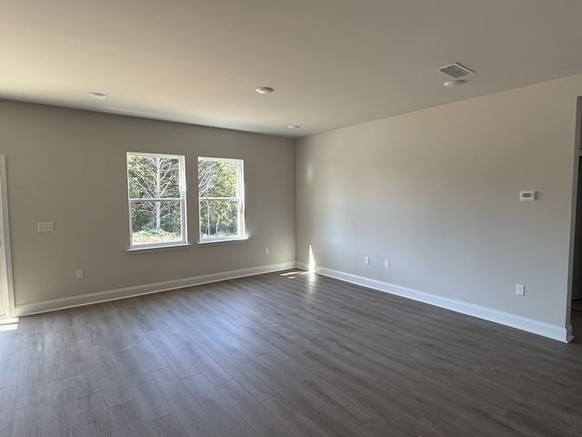 131 Dahlia Dr, La Vergne, TN 37086