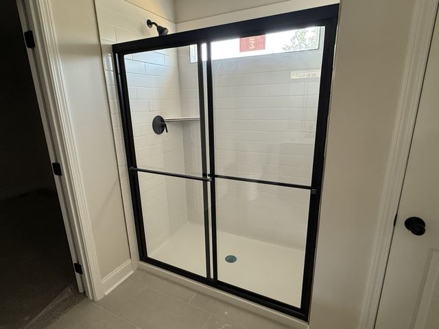 131 Dahlia Dr, La Vergne, TN 37086