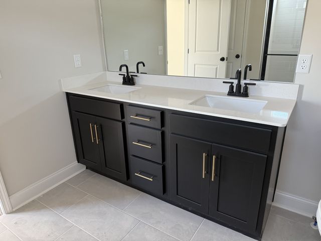 131 Dahlia Dr, La Vergne, TN 37086