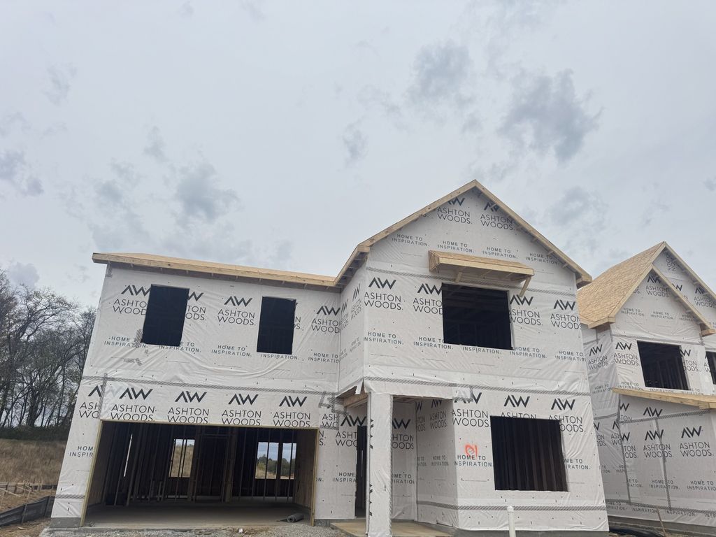 131 Dahlia Dr, La Vergne, TN 37086