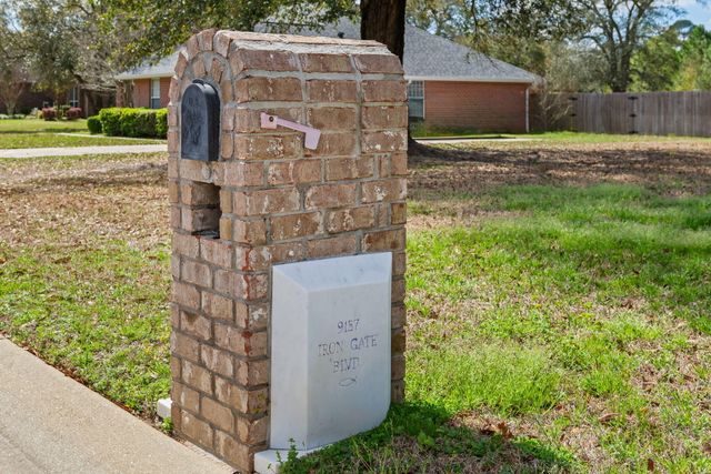 9137 Iron Gate Boulevard, Milton, FL 32570