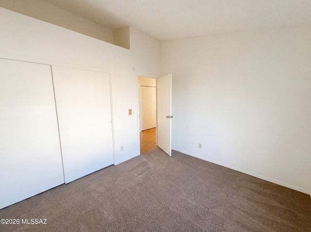 9248 N Eaglestone Loop, Tucson, AZ 85742