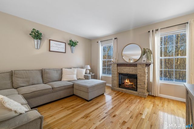 330 New London Road, Colchester, CT 06415