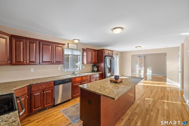 330 New London Road, Colchester, CT 06415