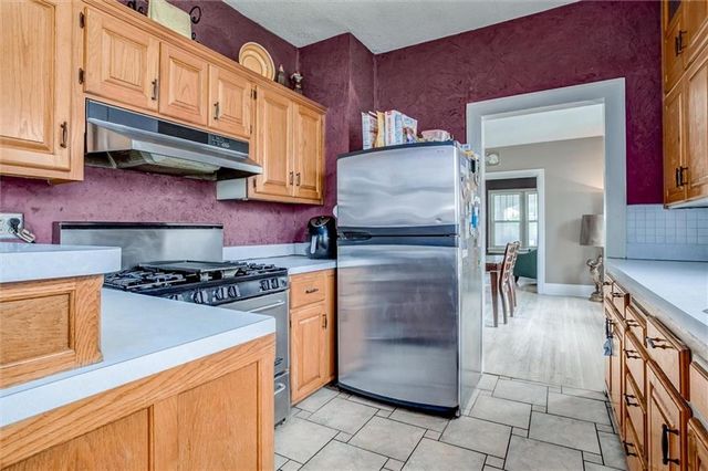 1424 S 37th Street, Kansas City, KS 66106