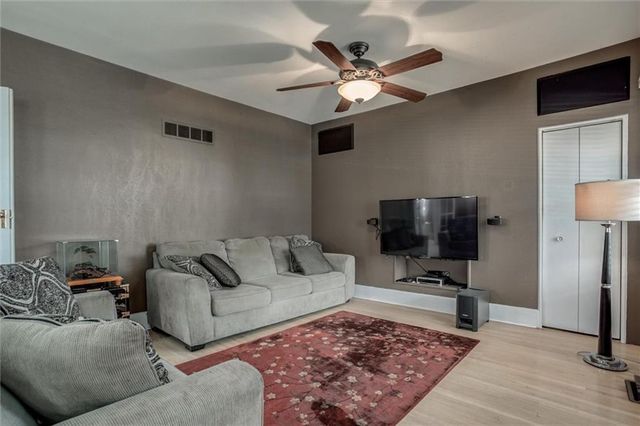 1424 S 37th Street, Kansas City, KS 66106