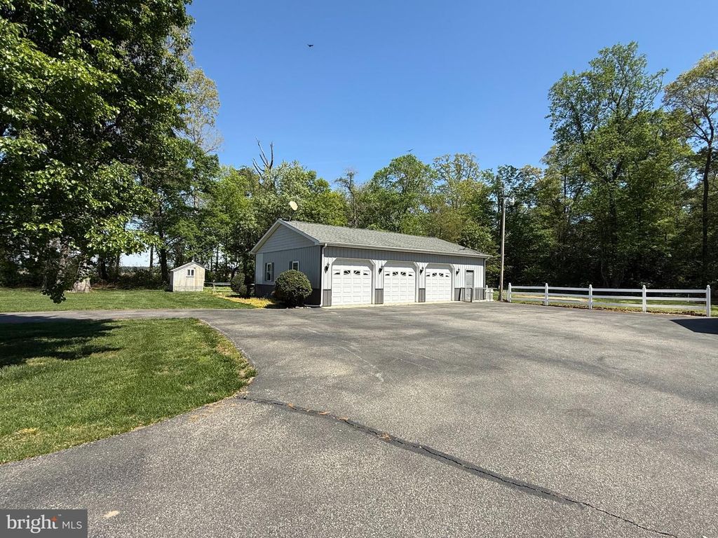 Image 25 of property listing at 22889 HOG CREEK RD, Preston, MD 21655