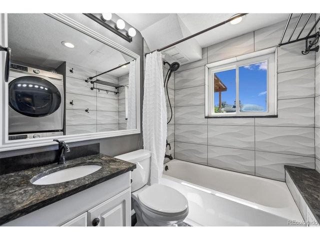 1808 Cedar St, Broomfield, CO 80020