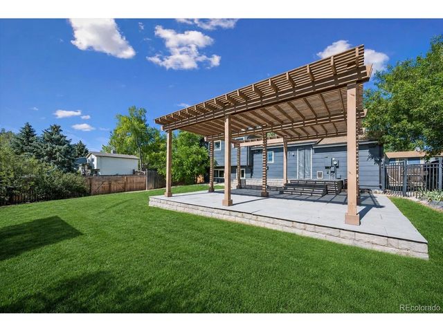1808 Cedar St, Broomfield, CO 80020