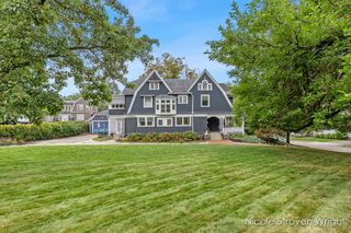 400 Fulton Street, Grand Rapids, MI 49503