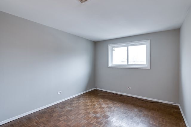 18W269 Kirkland Lane, Villa Park, IL 60181