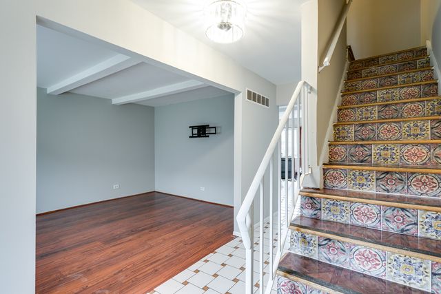 18W269 Kirkland Lane, Villa Park, IL 60181