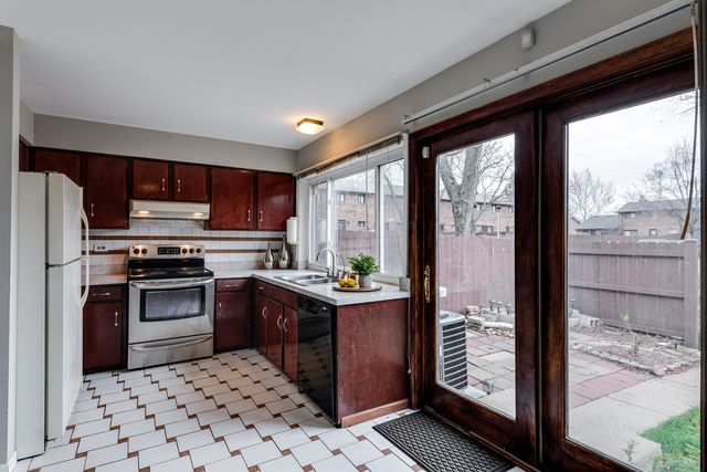 18W269 Kirkland Lane, Villa Park, IL 60181