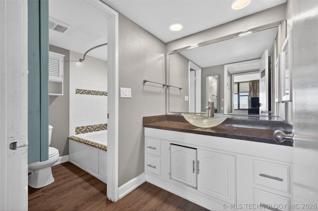 450 W 7th Street 1306, Tulsa, OK 74119