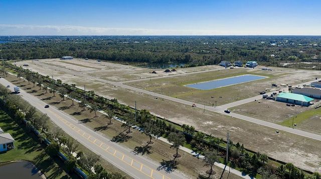 657 SE Ranch Oak Circle, Port St. Lucie, FL 34984