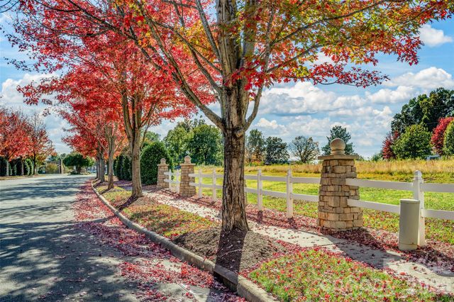 159 Water Oak Drive, Mooresville, NC 28117