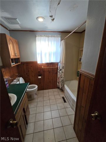 71421 Center Street, St Clairsville, OH 43950