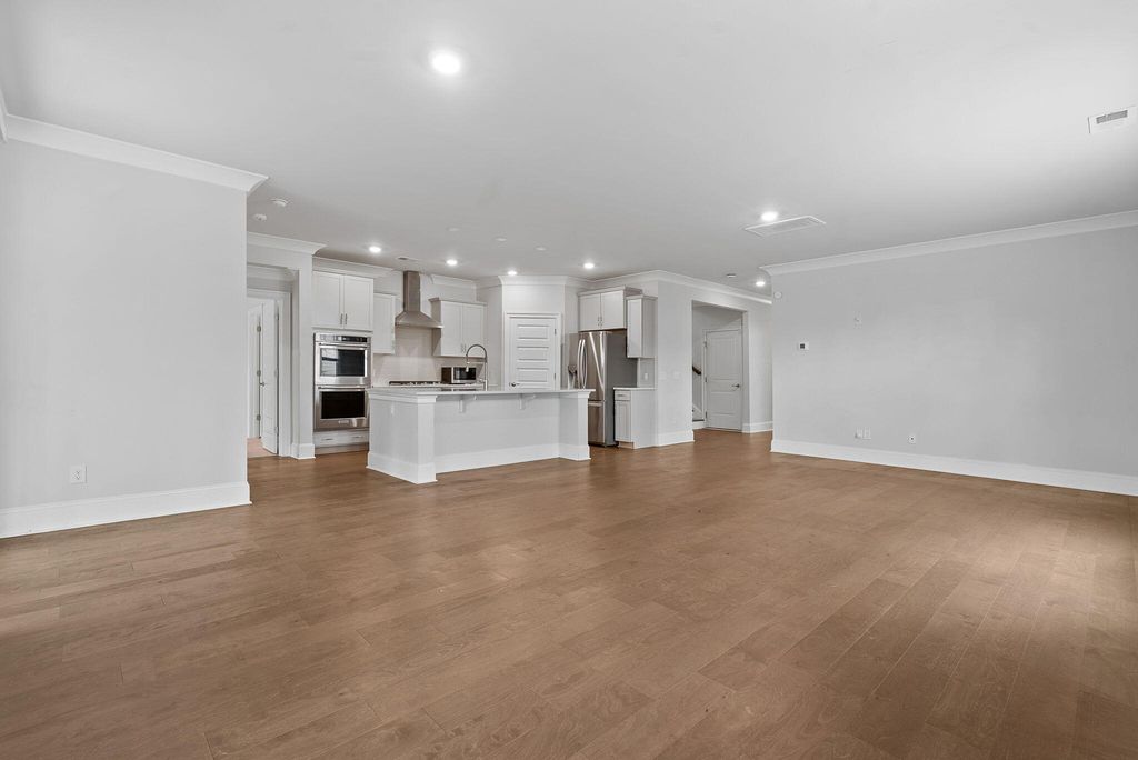 Image 10 of property listing at 602 Chigwell Springs Lane, Summerville, SC 29486