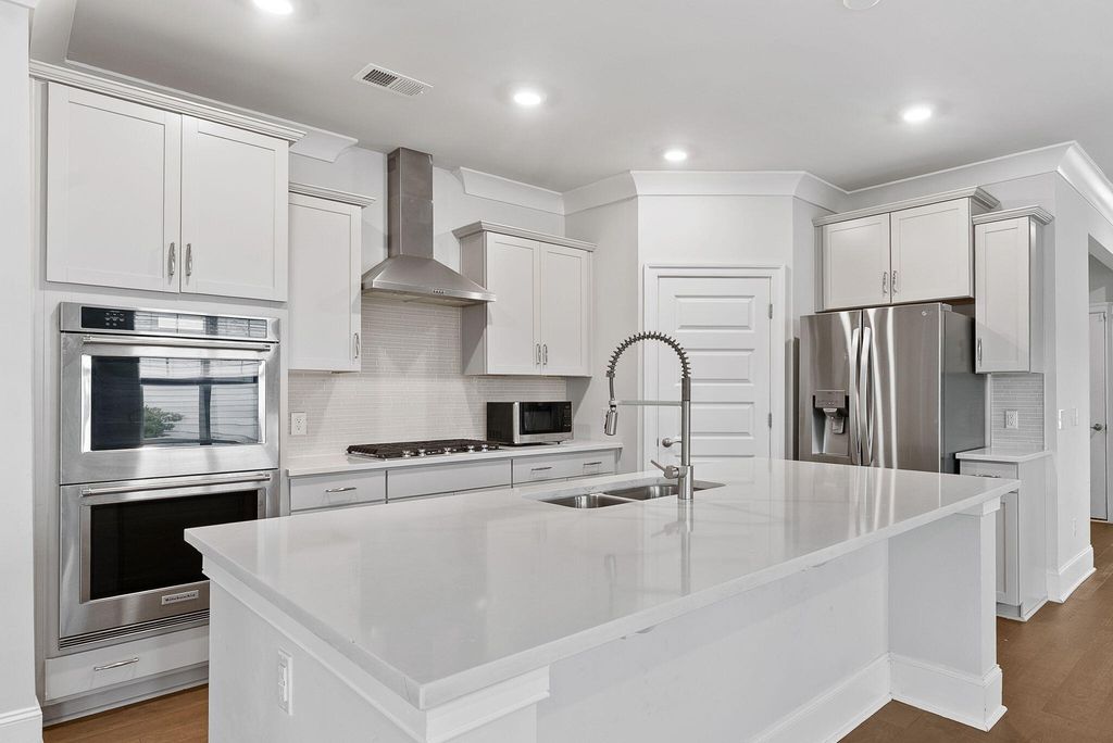 Image 13 of property listing at 602 Chigwell Springs Lane, Summerville, SC 29486
