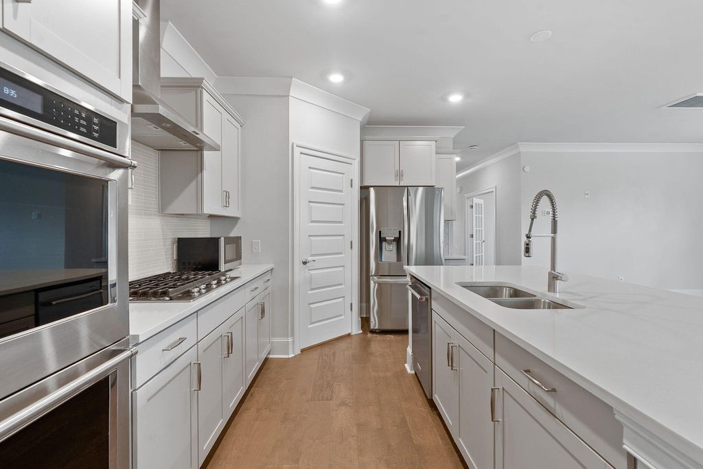 Image 14 of property listing at 602 Chigwell Springs Lane, Summerville, SC 29486