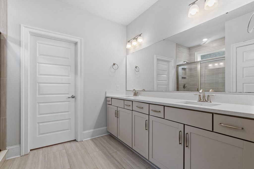 Image 25 of property listing at 602 Chigwell Springs Lane, Summerville, SC 29486