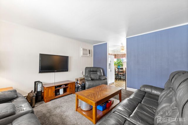 29 Park Avenue, Iselin, NJ 08830