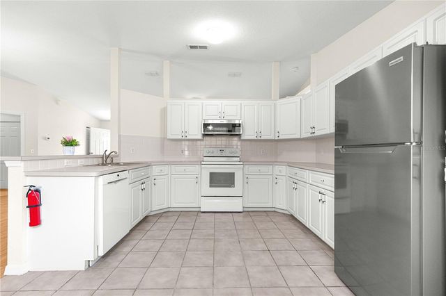 9871 SW 61 TERRACE, Ocala, FL 34476