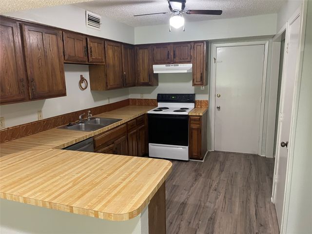 810 Clarissa Place, Garland, TX 75040