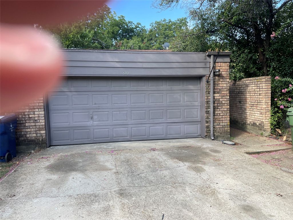 810 Clarissa Place, Garland, TX 75040