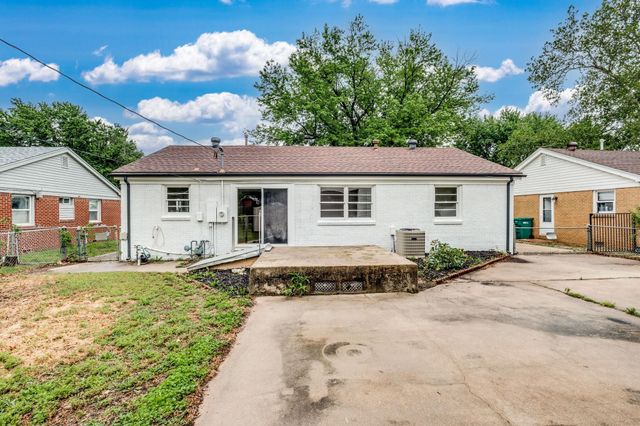 215 Hungerford Ave, Haysville, KS 67060