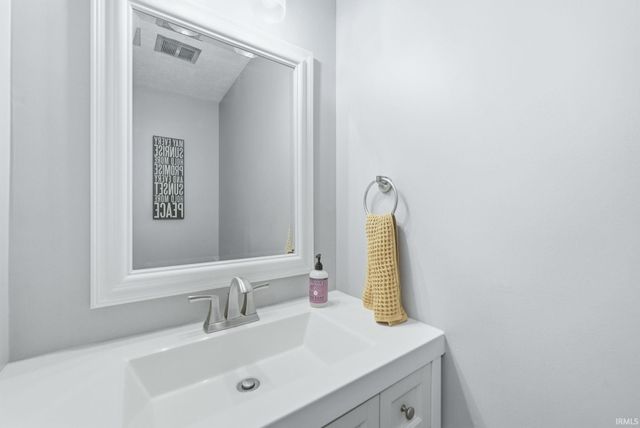 3710 Moss Hill Drive, West Lafayette, IN 47906