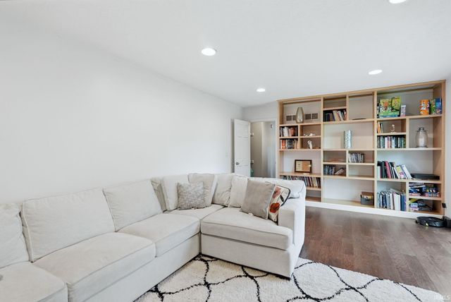 3710 Moss Hill Drive, West Lafayette, IN 47906