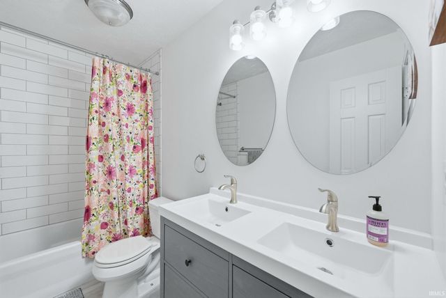 3710 Moss Hill Drive, West Lafayette, IN 47906