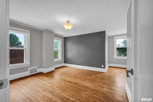 713 W MELBOURNE Avenue, Peoria, IL 61604