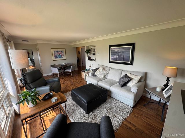 614 Beech St, Iron Mountain, MI 49801