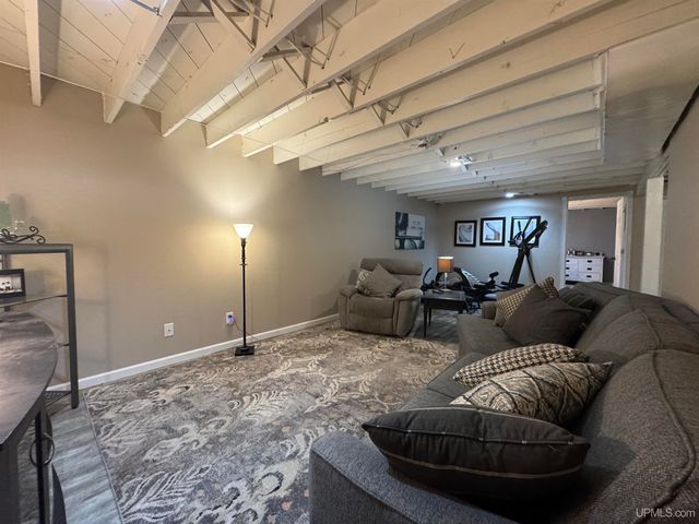 614 Beech St, Iron Mountain, MI 49801