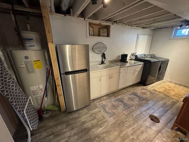 614 Beech St, Iron Mountain, MI 49801